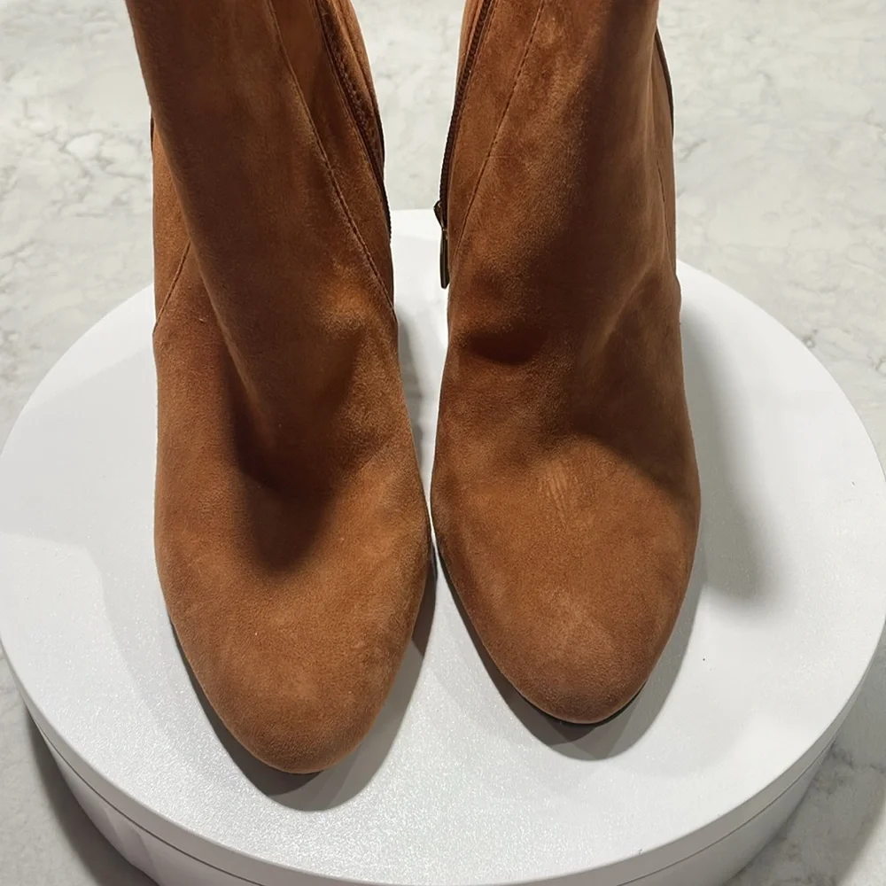 New! Vince Camuto‎ Enverna Suede Leather Block Heel Bootie Sz 7 $160